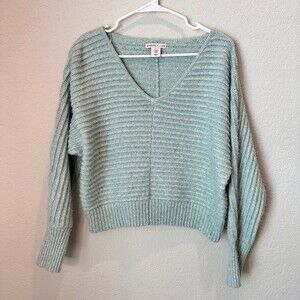 Sincerely Jules Pastel Mint Green V-Neck Ribbed Cropped Sweater - Size M - EUC